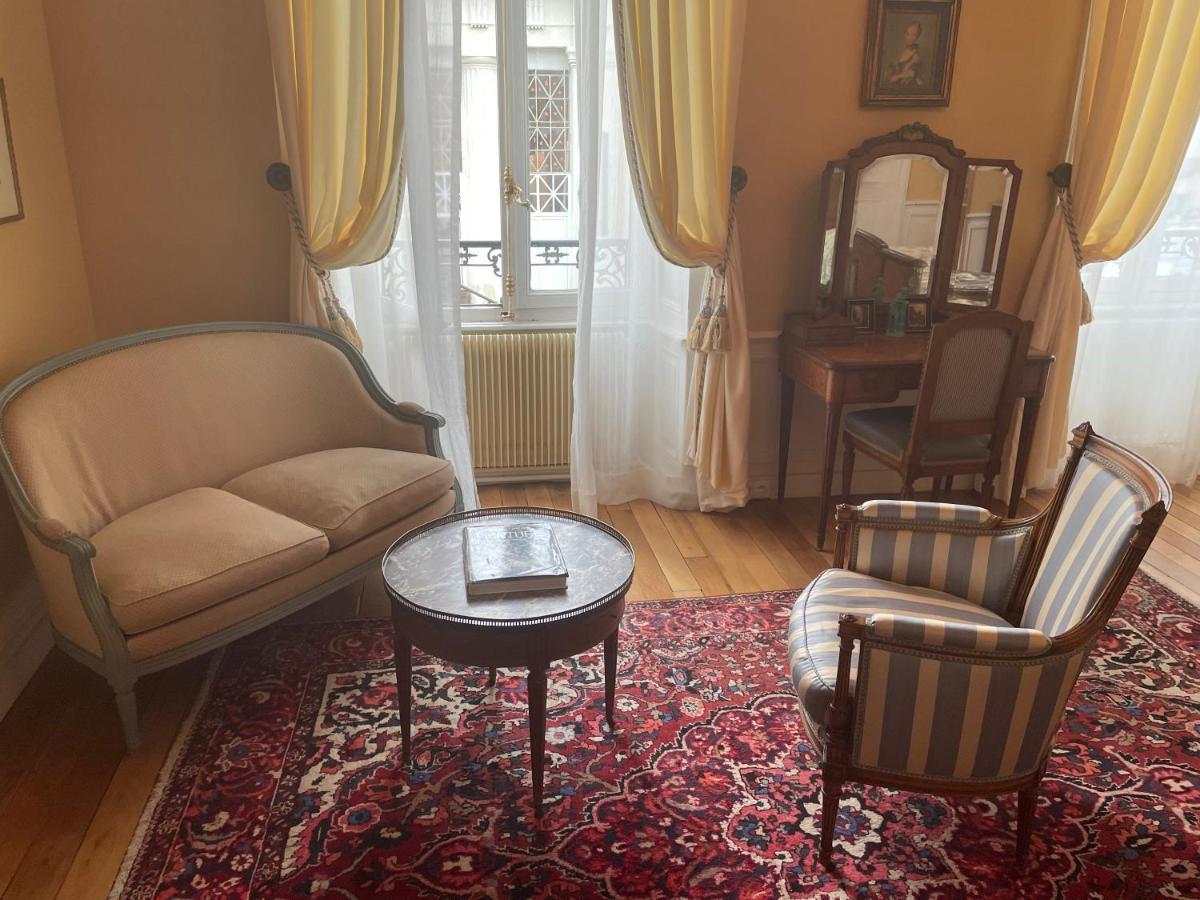 Maison D'Hercule Mayenne Extérieur photo